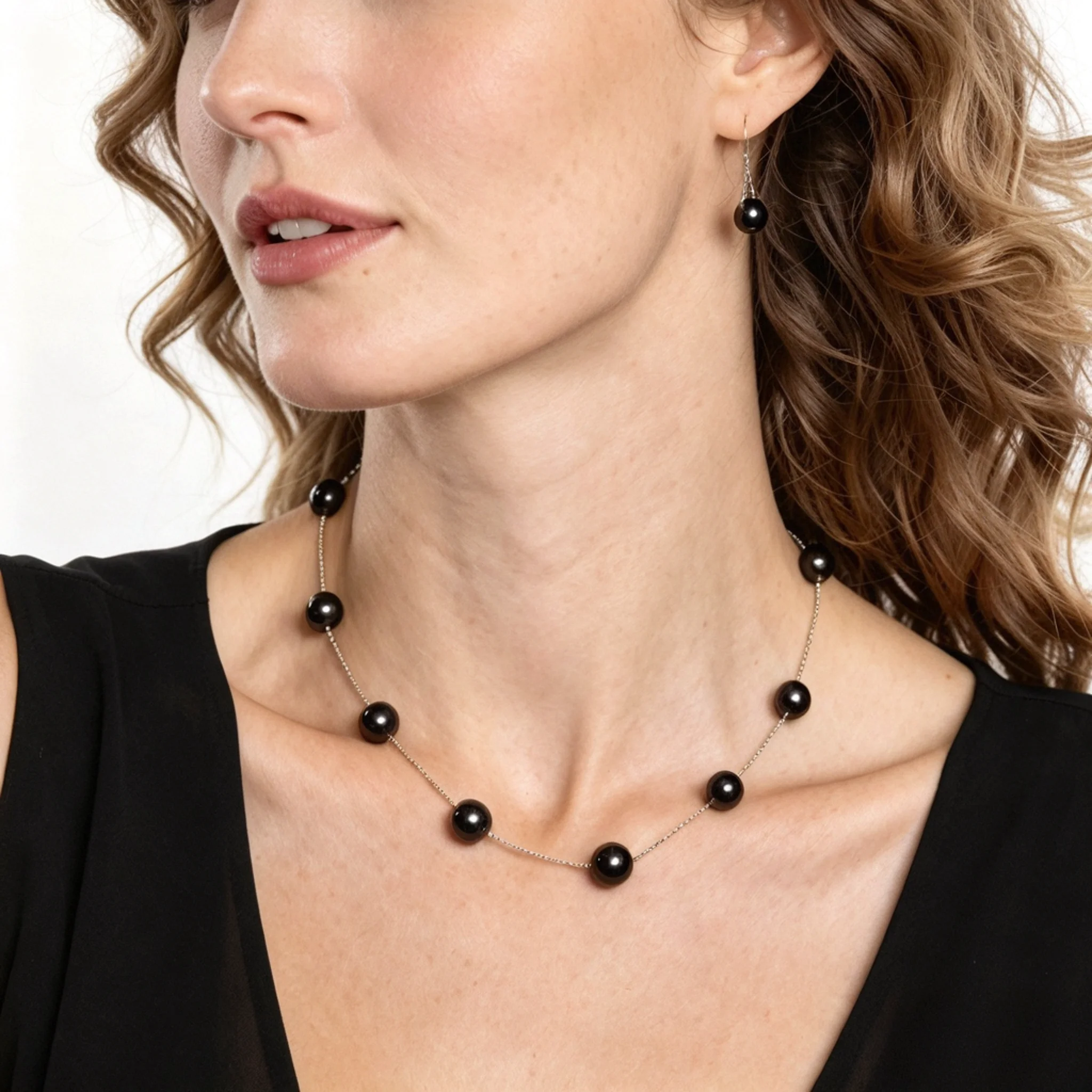 Tin Cup pearl design with spaced pearls along a fine chain
